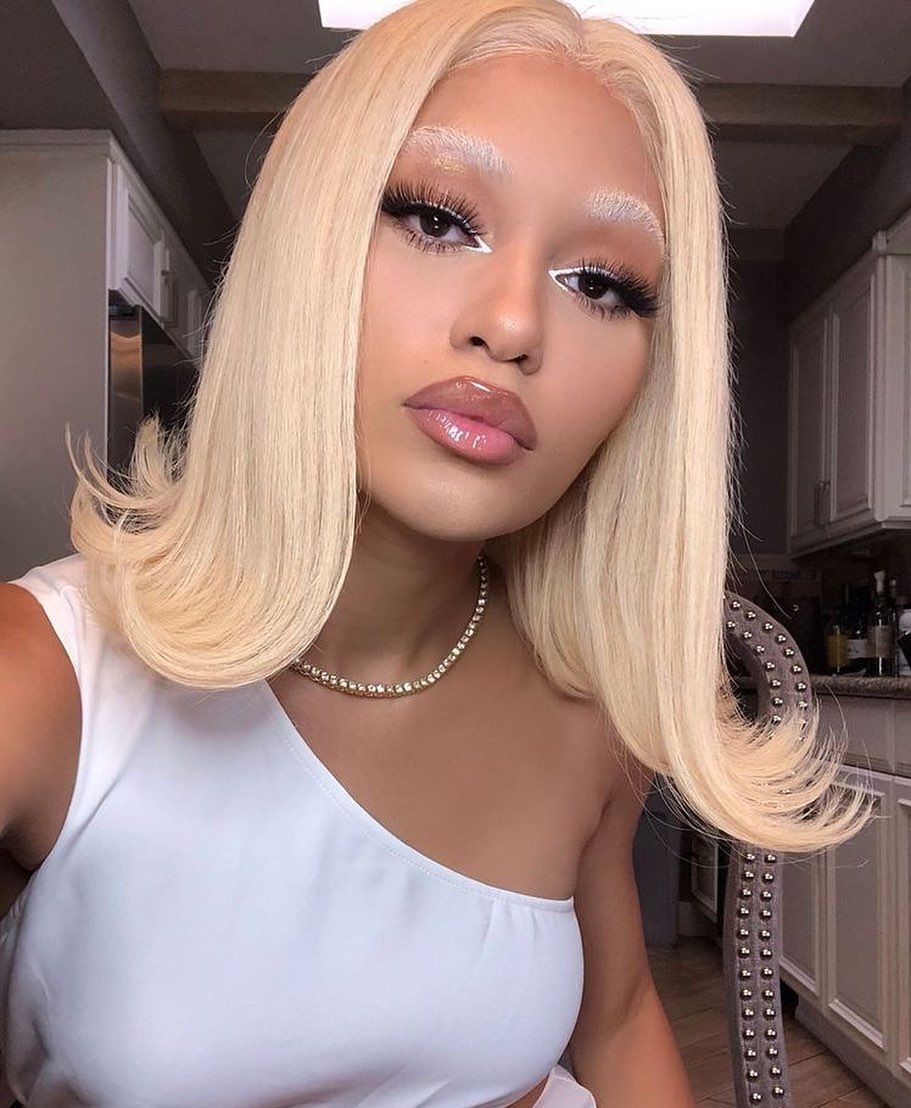Perruque courte blonde
