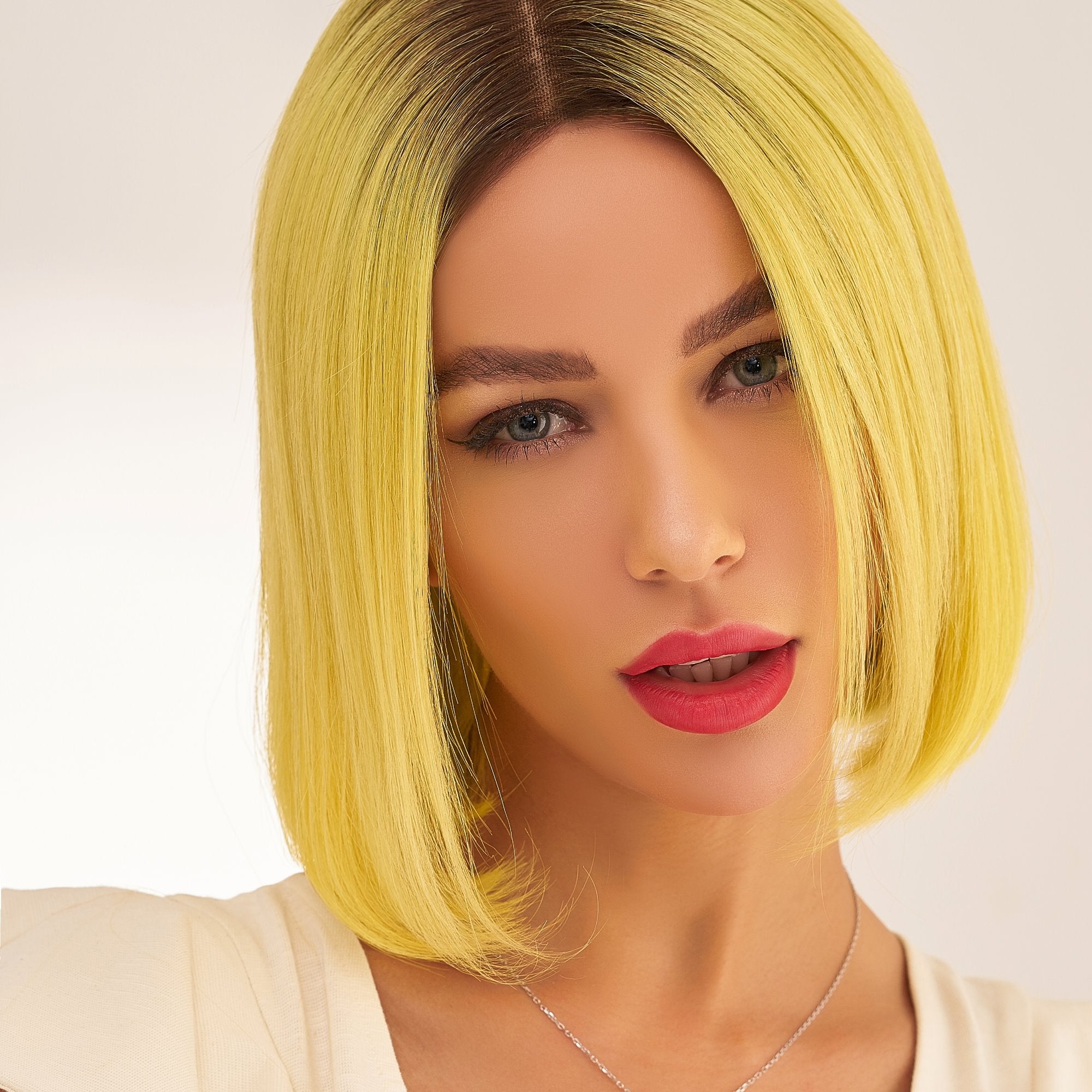 Perruque jaune courte en cheveux naturels