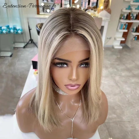 Perruque brésilienne blonde courte à mèches brunes