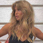 Perruque éclatante blond doré avec frange