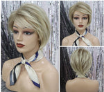 Perruque courte blond cendré