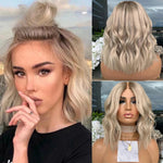 Perruque courte ondulée blonde cendrée